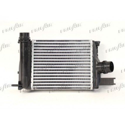 Ψυγείο Intercooler RENAULT CLIO 2016 - ( F/L ) 670106210 Ψυγείο Intercooler RENAULT CLIO 2016 - ( F/L ) 670106210
