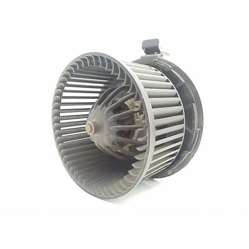 Εξαρτήματα για το βεντιλατέρ RENAULT CLIO 2006 - 2009 HELLA 8EW 351 149-531