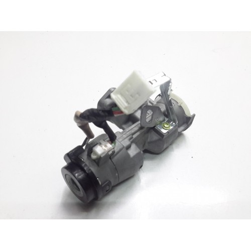 Διακόπτης Τιμονιού Χωρίς κλειδί HYUNDAI i20 2009 - 2012 XC1318857B9