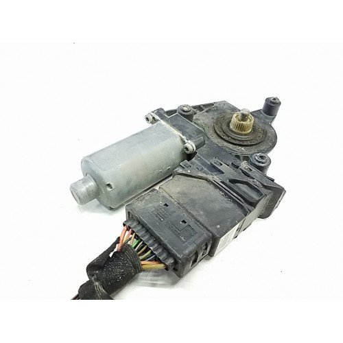 Μοτέρ Παραθύρου VW PASSAT 1997 - 2000 ( 3B2 ) VOLKSWAGEN Πίσω Δεξιά 0130821696 Μοτέρ Παραθύρου VW PASSAT 1997 - 2000 ( 3B2 ) VOLKSWAGEN Πίσω Δεξιά 0130821696
