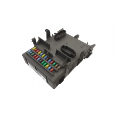 Ασφαλειοθήκη RENAULT LAGUNA 2001 - 2005 ( BG ) ( KG ) 8200004201E